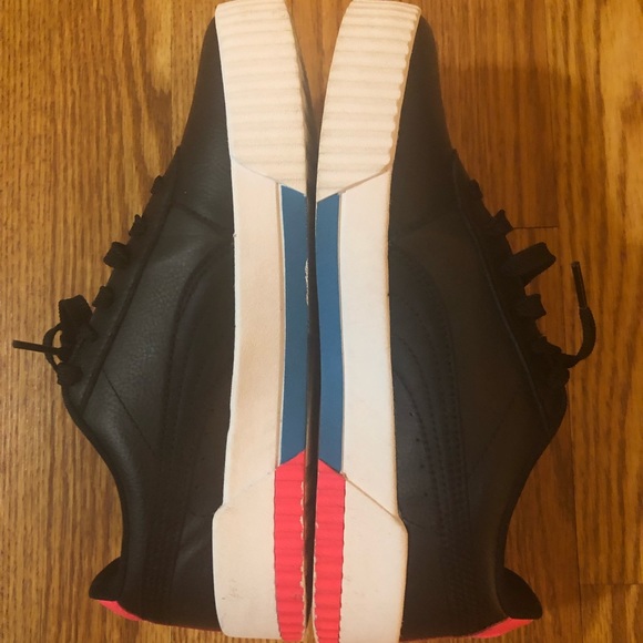 ****SOLD ****Womens Puma Soft Foam Sneaker - Picture 13 of 16